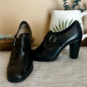 Frye Laurie black heeled booties, sz 7.5